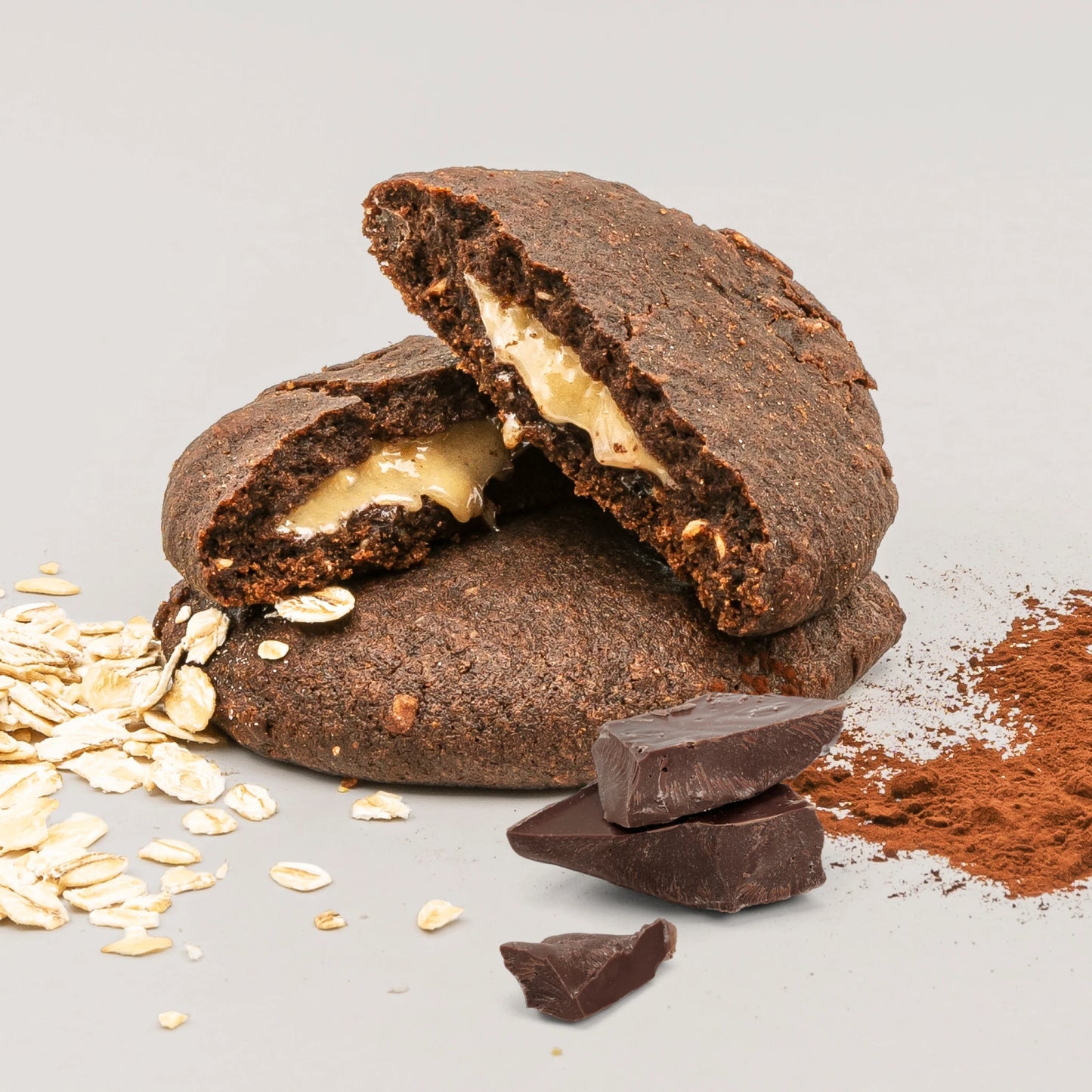 Nupo One Meal Bar Cookies & Cream gebrochener Cookie Riegel Nahaufnahme